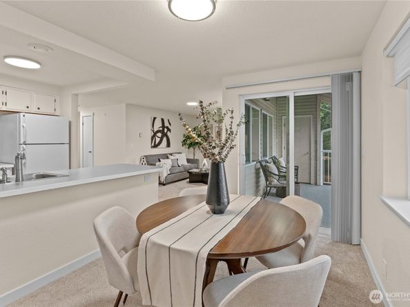 4231 NE 5th Street A201, Renton WA 98059