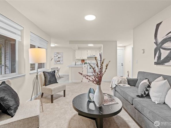 4231 NE 5th Street A201, Renton WA 98059
