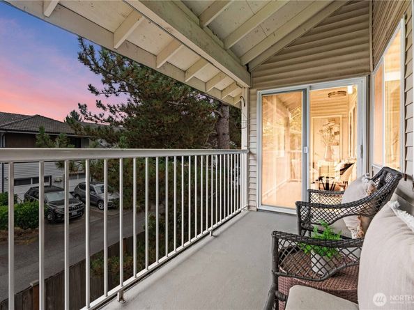 4231 NE 5th Street A201, Renton WA 98059