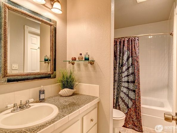 10008 NE 122nd Street RB, Kirkland WA 98034