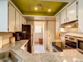 10008 NE 122nd Street RB, Kirkland WA 98034