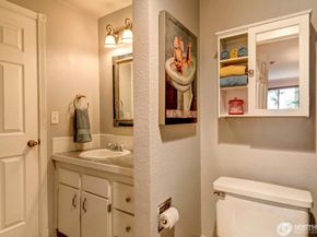 10008 NE 122nd Street RB, Kirkland WA 98034