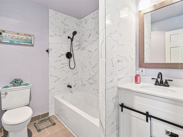 33513 7th Place SW, Federal Way WA 98023