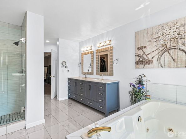 33513 7th Place SW, Federal Way WA 98023