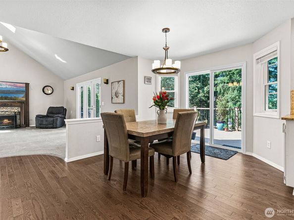 33513 7th Place SW, Federal Way WA 98023