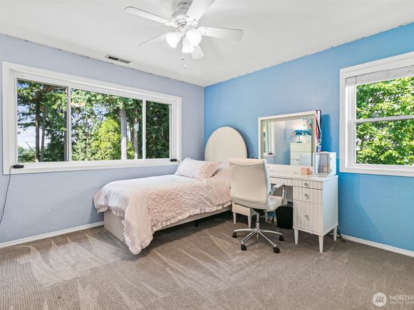 33513 7th Place SW, Federal Way WA 98023