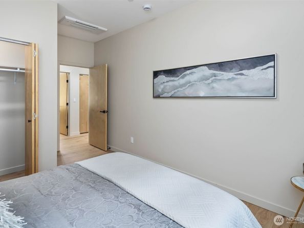 10120 NE 185th Street D, Bothell WA 98011