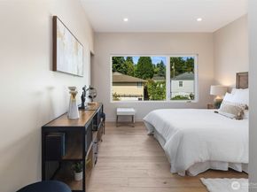 10120 NE 185th Street D, Bothell WA 98011