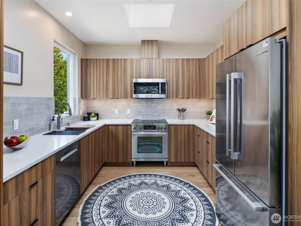 10120 NE 185th Street D, Bothell WA 98011