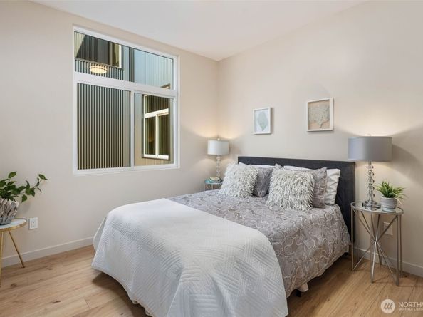 10120 NE 185th Street D, Bothell WA 98011