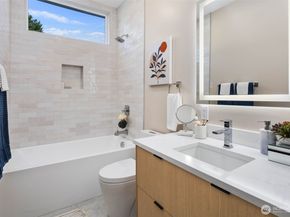 10120 NE 185th Street D, Bothell WA 98011