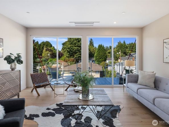 10120 NE 185th Street D, Bothell WA 98011