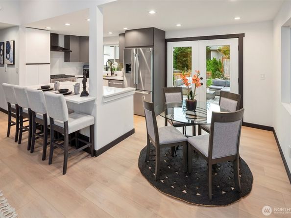 10045 NE 15th Street, Bellevue WA 98004