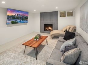 10045 NE 15th Street, Bellevue WA 98004