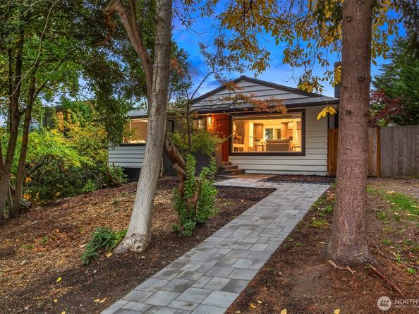 10045 NE 15th Street, Bellevue WA 98004