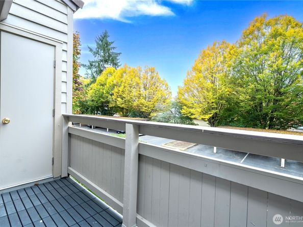 14200 NE 171st Street F203, Woodinville WA 98072