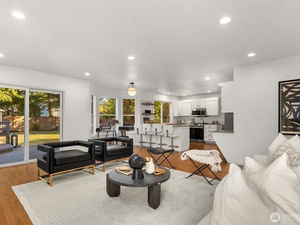 3207 212th Street SE, Bothell WA 98021