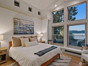 8770 Sand Point Way NE, Seattle WA 98115