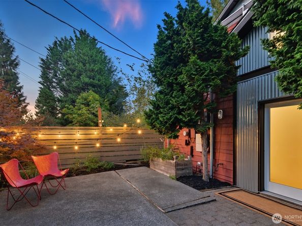 8770 Sand Point Way NE, Seattle WA 98115