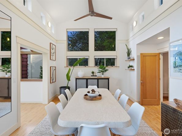 8770 Sand Point Way NE, Seattle WA 98115
