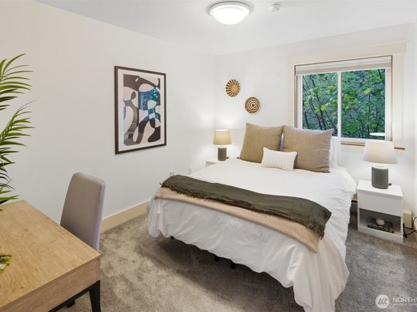 8770 Sand Point Way NE, Seattle WA 98115