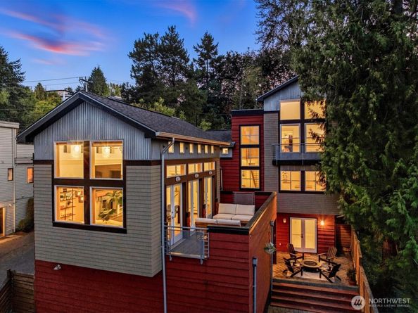 8770 Sand Point Way NE, Seattle WA 98115