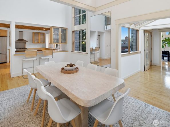 8770 Sand Point Way NE, Seattle WA 98115
