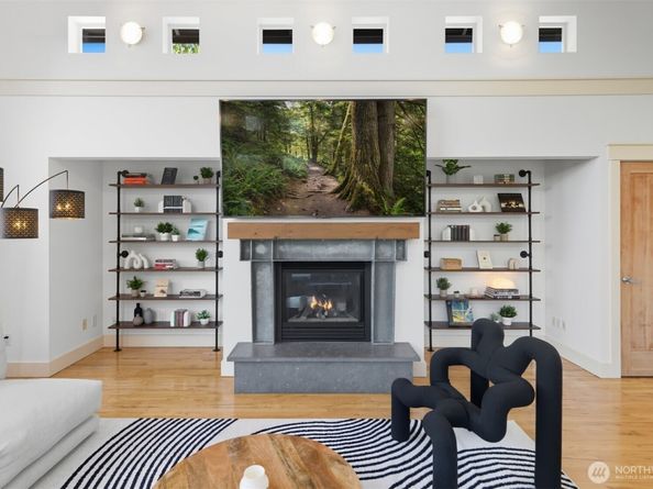 8770 Sand Point Way NE, Seattle WA 98115