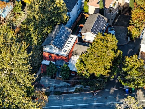 8770 Sand Point Way NE, Seattle WA 98115