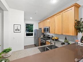 19010 68th Avenue NE A201, Kenmore WA 98028