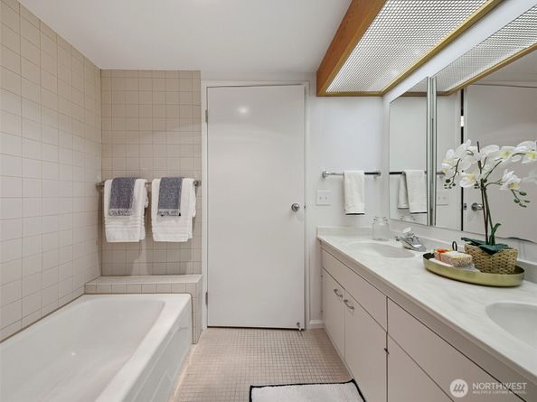 6321 Seaview Avenue NW 2, Seattle WA 98107