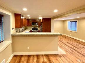400 NE 50th Street, Seattle WA 98105