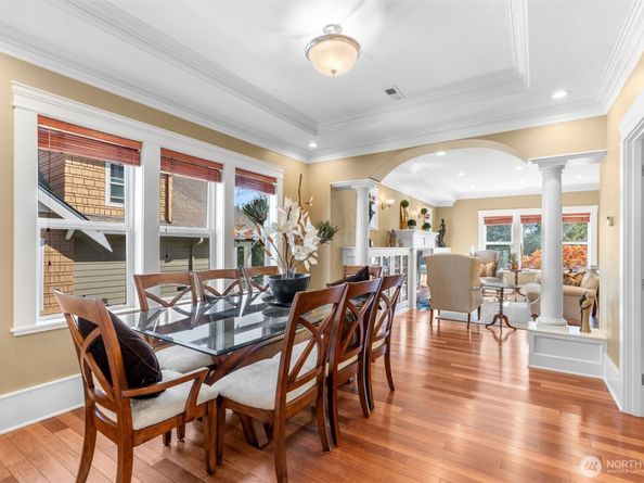 400 NE 50th Street, Seattle WA 98105