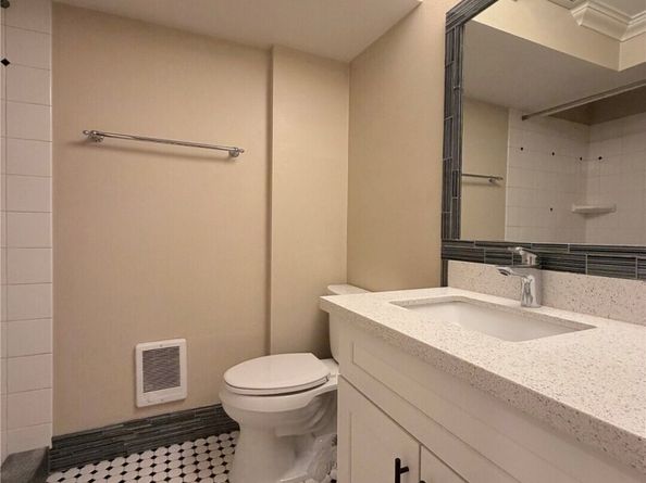 400 NE 50th Street, Seattle WA 98105