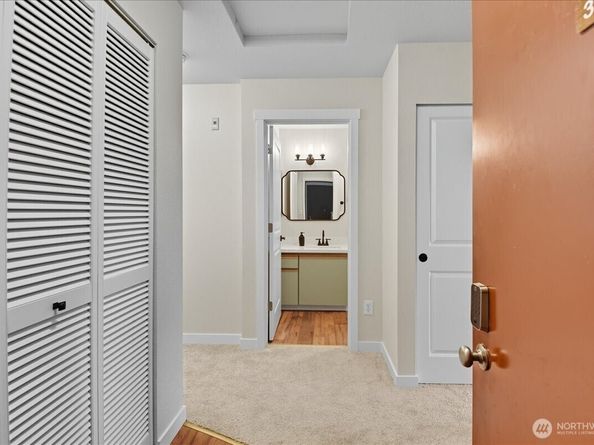 18150 73rd Avenue NE B306, Kenmore WA 98028