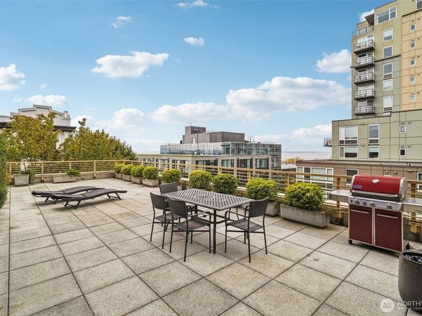 2716 Elliot Avenue 301, Seattle WA 98121