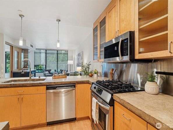 2716 Elliot Avenue 301, Seattle WA 98121