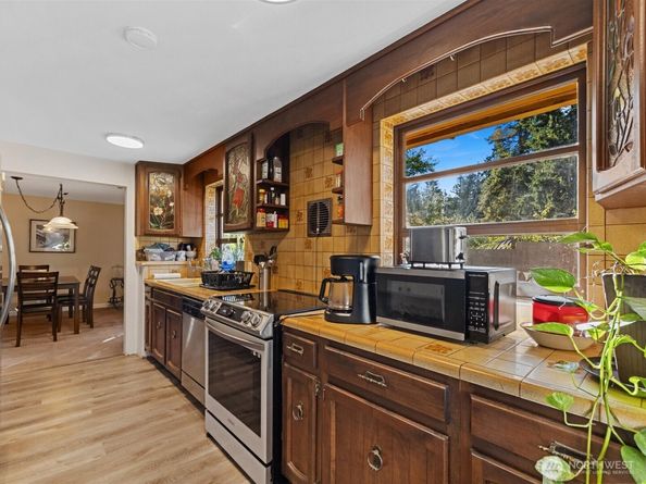 15326 Ashworth Place N, Shoreline WA 98133