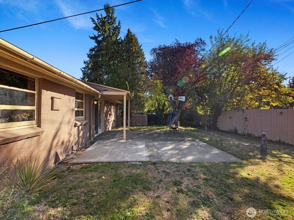 15326 Ashworth Place N, Shoreline WA 98133