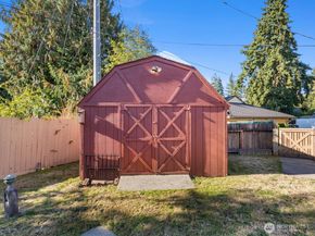 15326 Ashworth Place N, Shoreline WA 98133