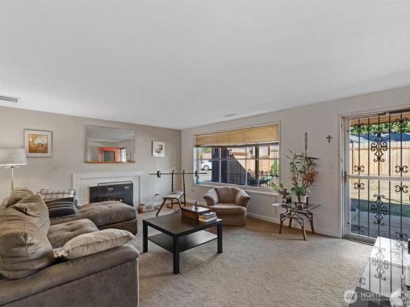 15326 Ashworth Place N, Shoreline WA 98133