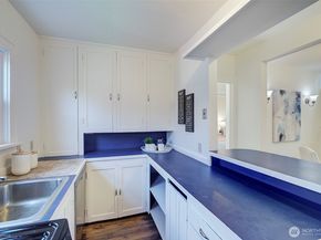 737 N 80th Street, Seattle WA 98103