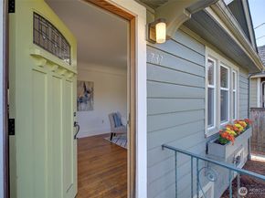 737 N 80th Street, Seattle WA 98103