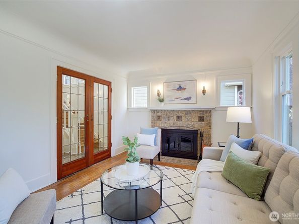 737 N 80th Street, Seattle WA 98103