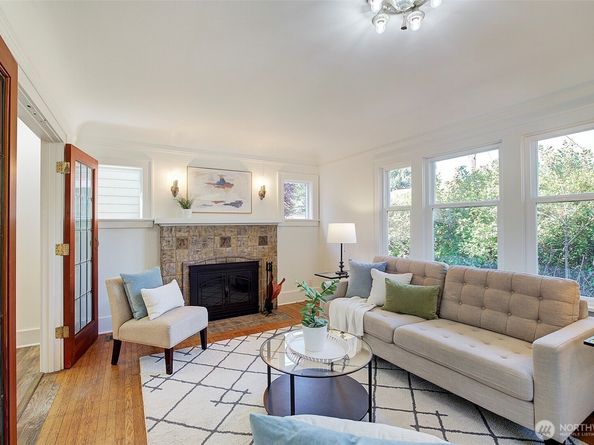 737 N 80th Street, Seattle WA 98103
