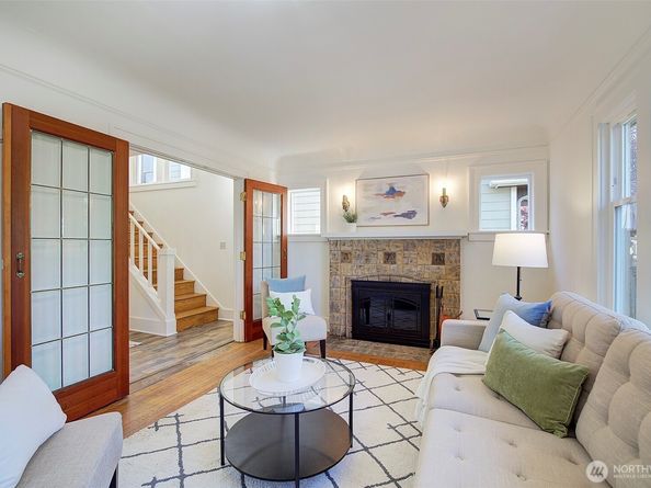 737 N 80th Street, Seattle WA 98103