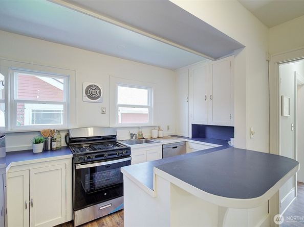 737 N 80th Street, Seattle WA 98103