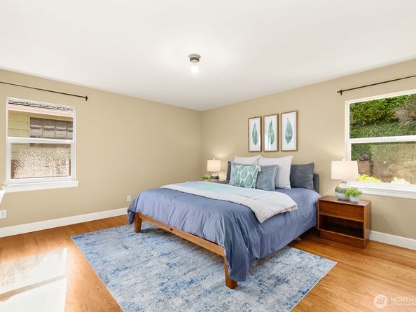 2631 38th Avenue W, Seattle WA 98199