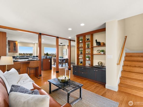 2631 38th Avenue W, Seattle WA 98199