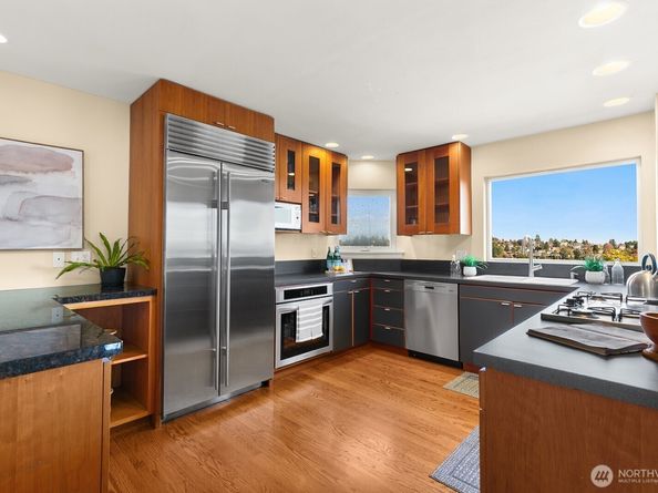 2631 38th Avenue W, Seattle WA 98199